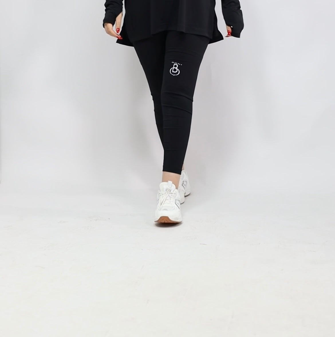 Pantalon sport noir femme voilée - vue 1 - Oubi
