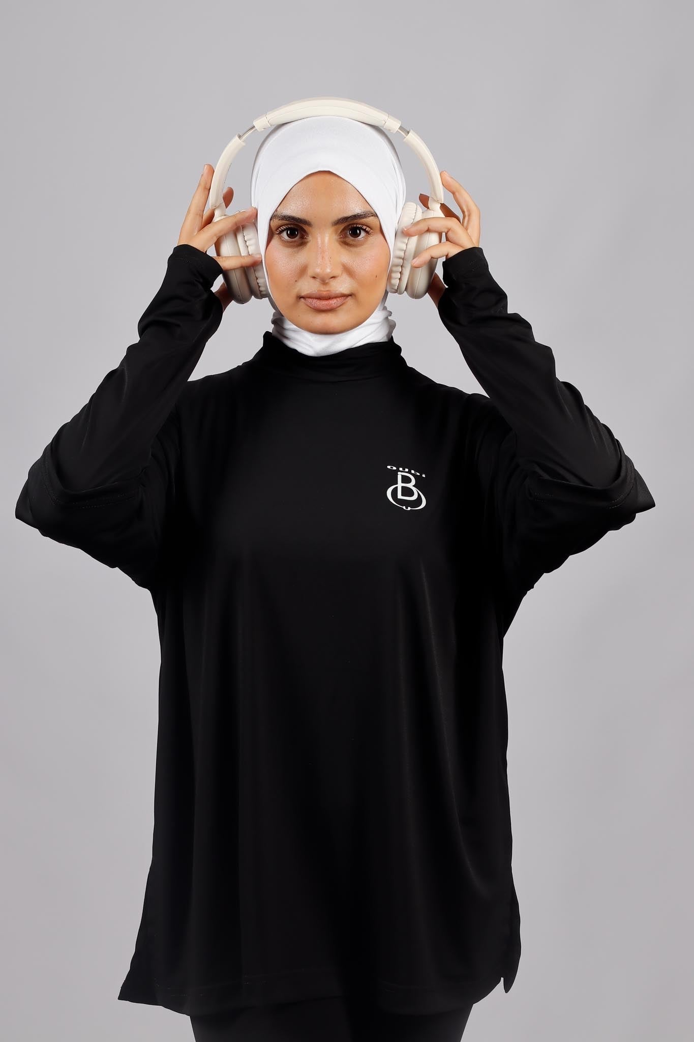 T-shirt sport long noir femme voilée - vue 2 - Oubi