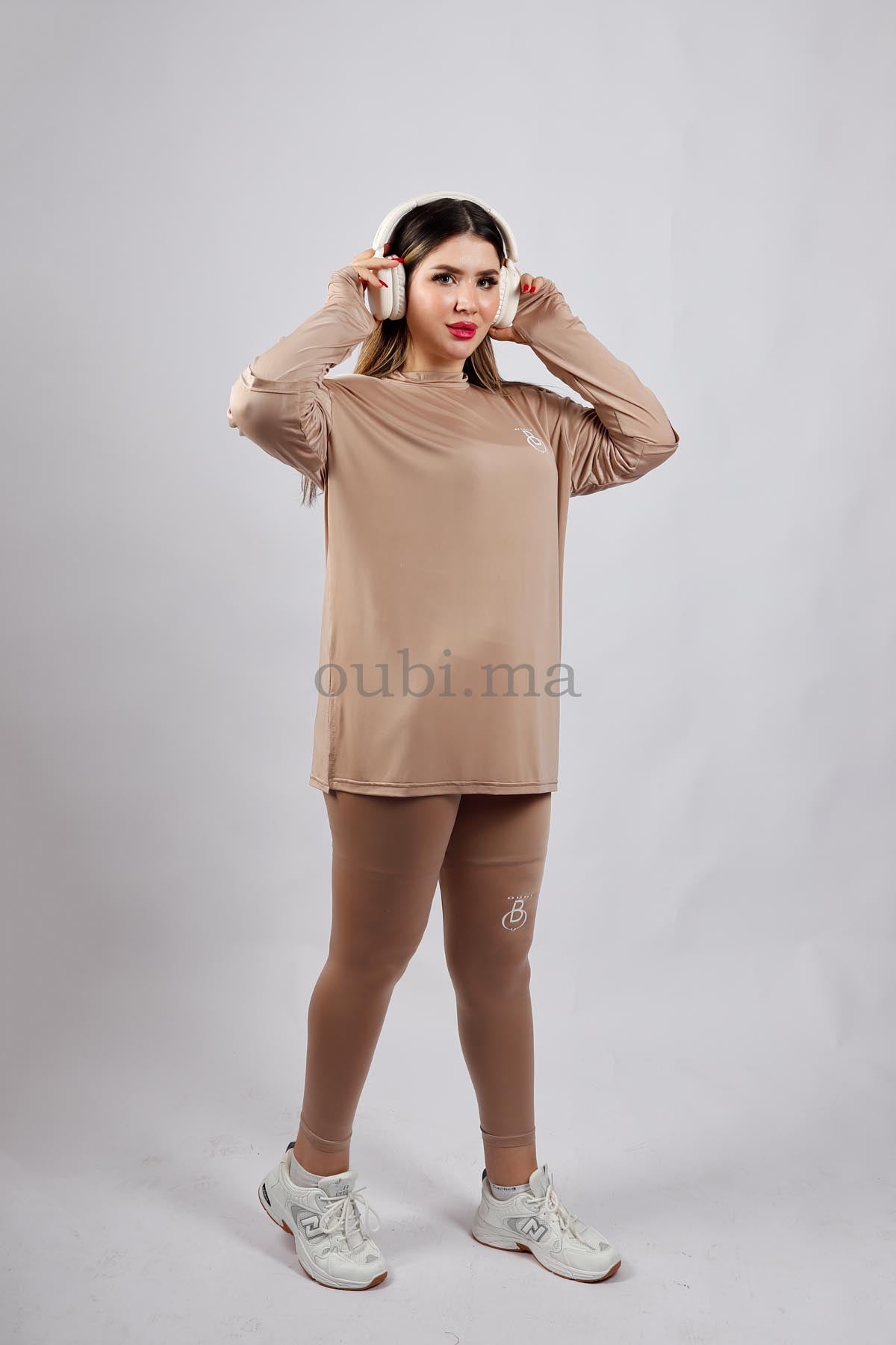 Ensemble sport femme voilée beige - tshirt long et legging - Oubi