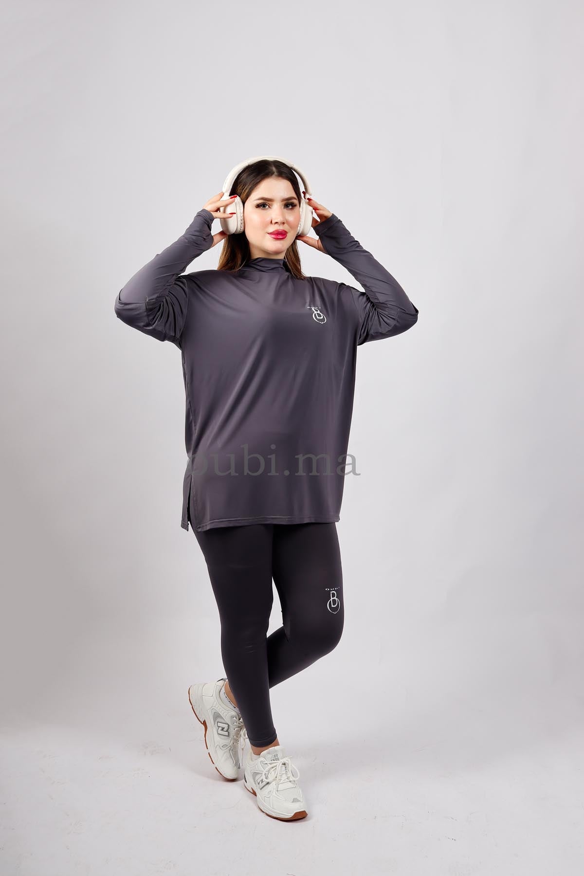 Ensemble sport femme voilée gris - tshirt long et legging - Oubi