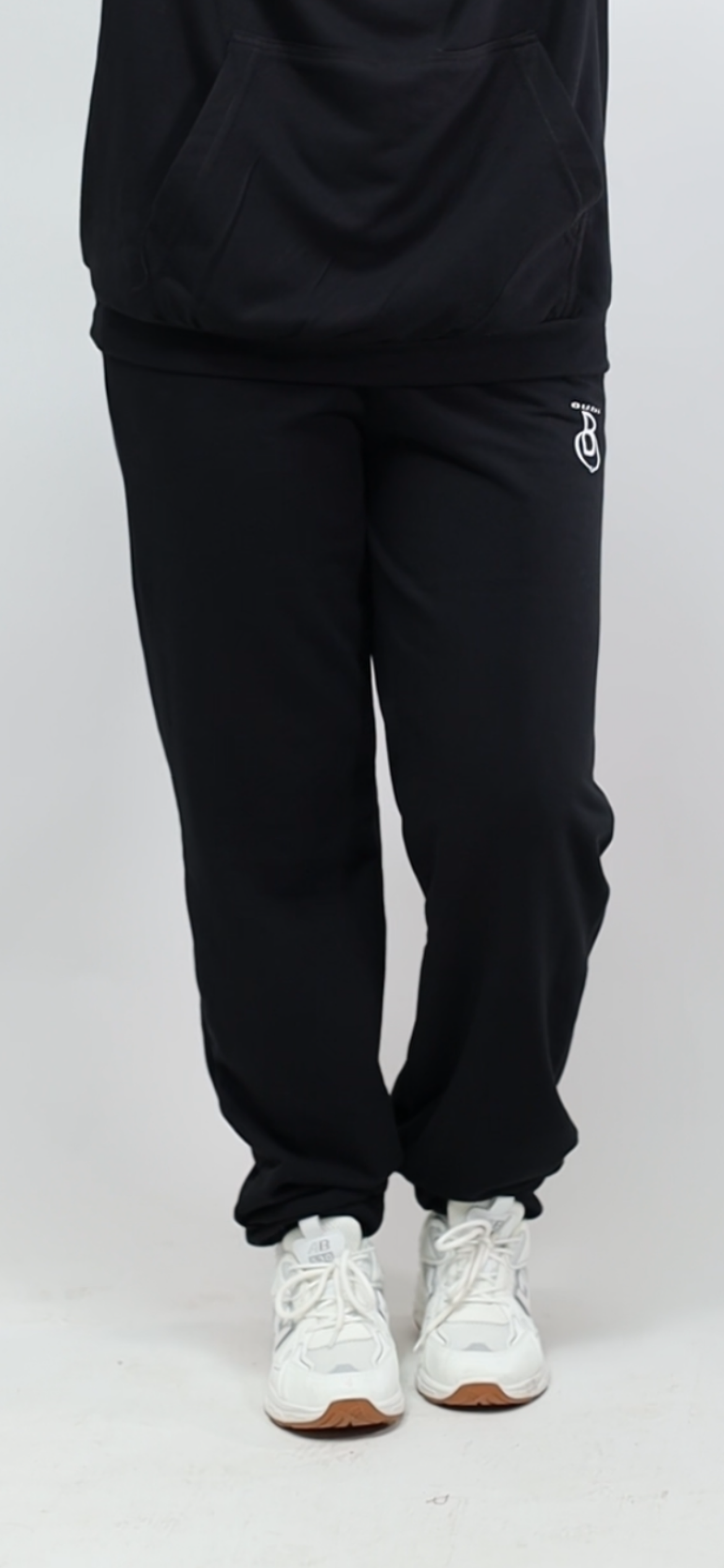 Jogger sport noir femme voilée - vue 2 - Oubi