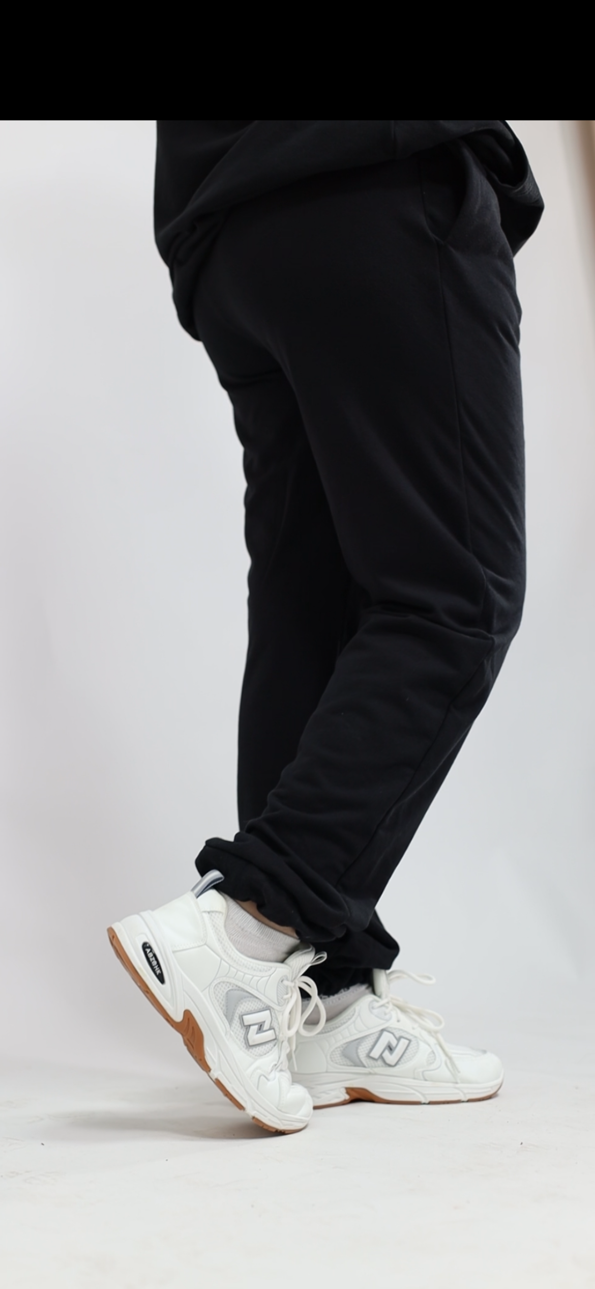 Jogger sport noir femme voilée - vue 3 - Oubi
